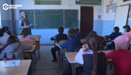 Учителя в Таджикистане массово увольняются из-за низких зарплат и уезжают за границу. Почему власти не видят в этом проблемы?