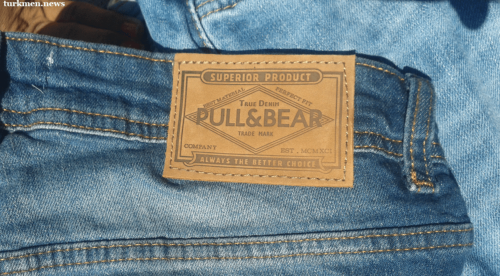 Türkmenistan Puma we Walmart üçin dokma önümlerini iberýändigini aýdýar. Ol önümler üçin çig mal bolan pagta mejbury zähmeti ulanmak bilen ýygnalýar.