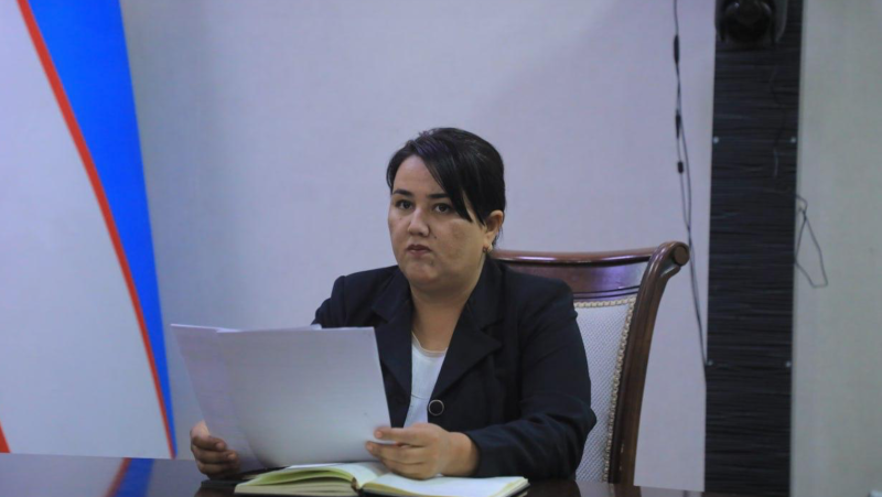 Узбекистан: замглавы Сариасийского района принуждала махаллинских активистов к сбору хлопка